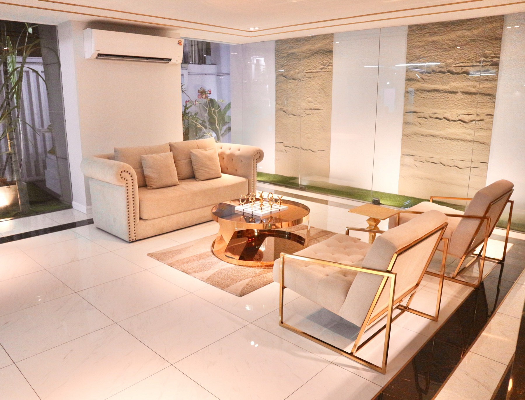 Icon Narindra Suites