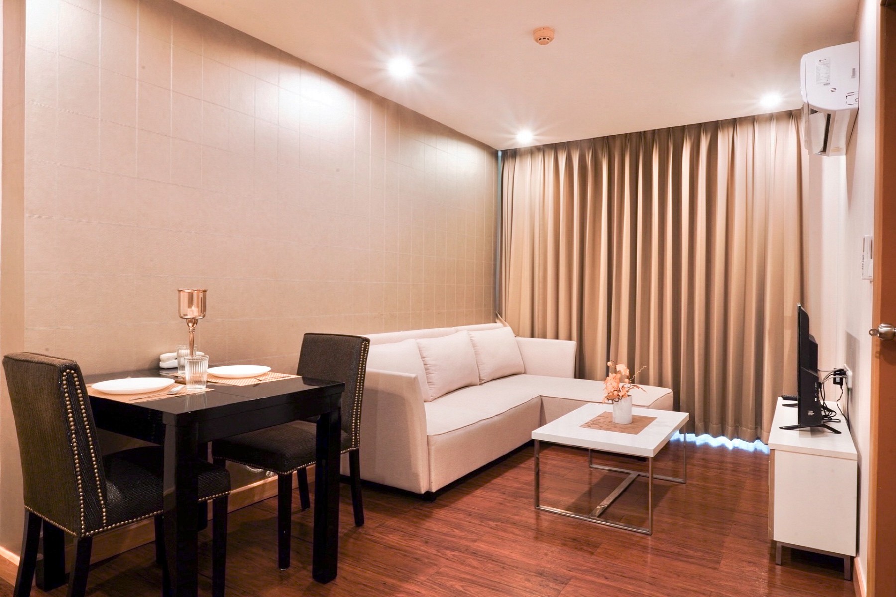 Icon Narindra Suites