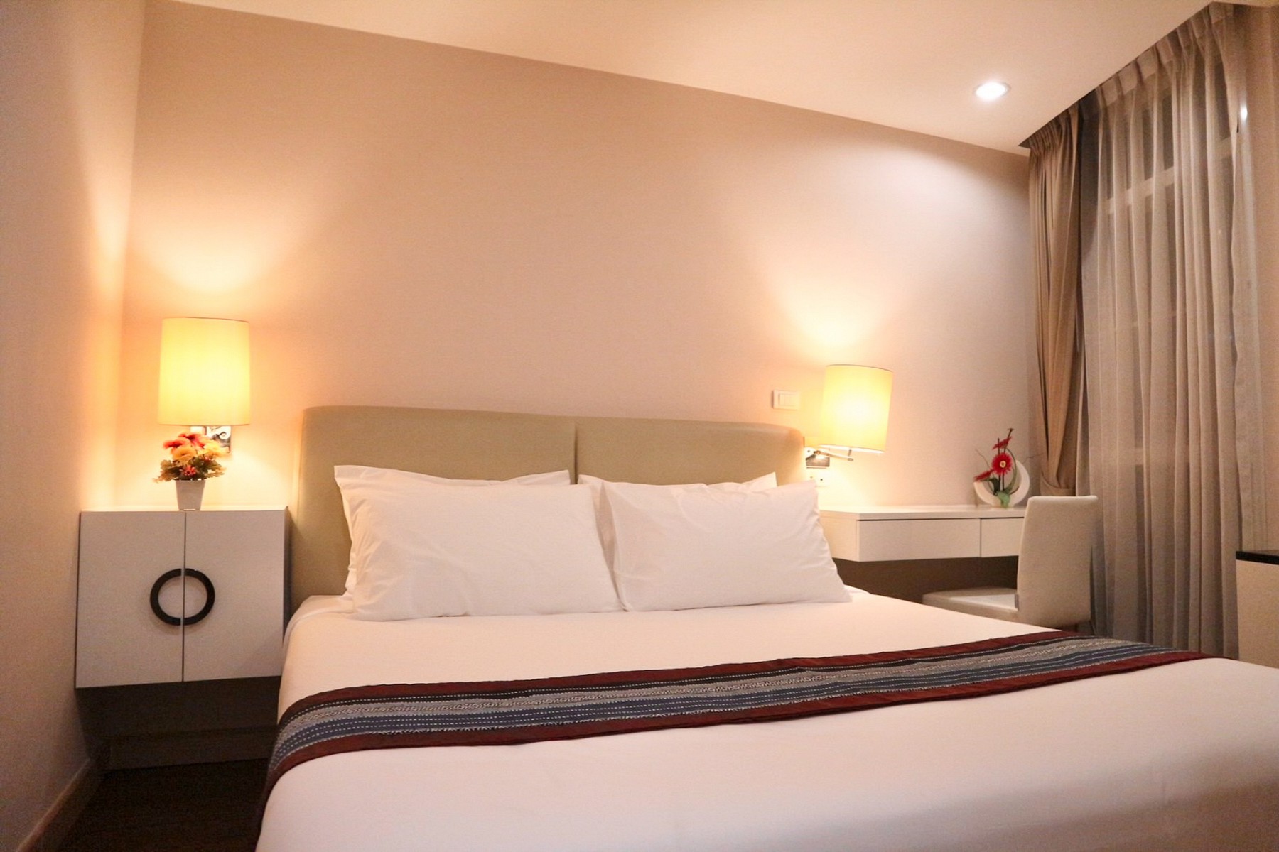 Icon Narindra Suites