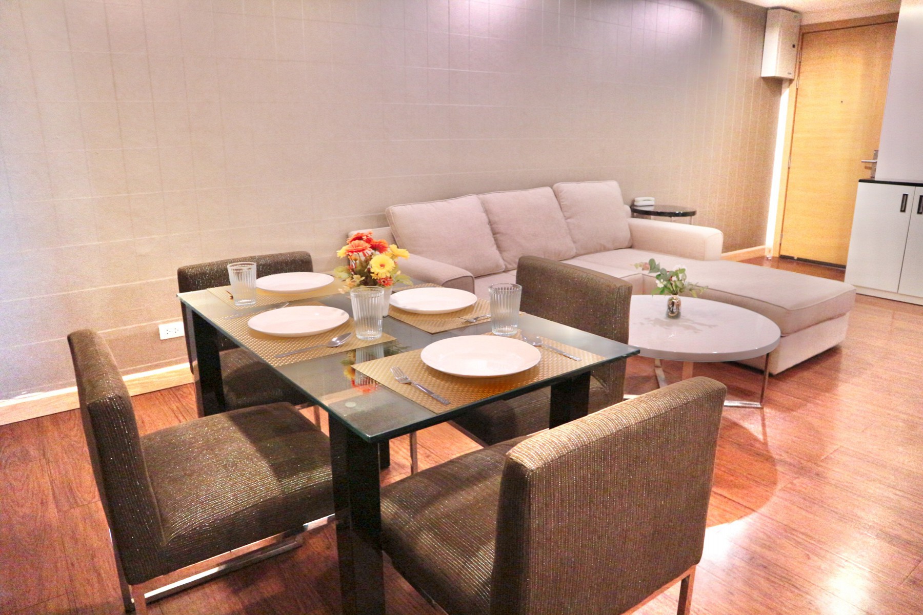 Photo <label>Gallery</label>