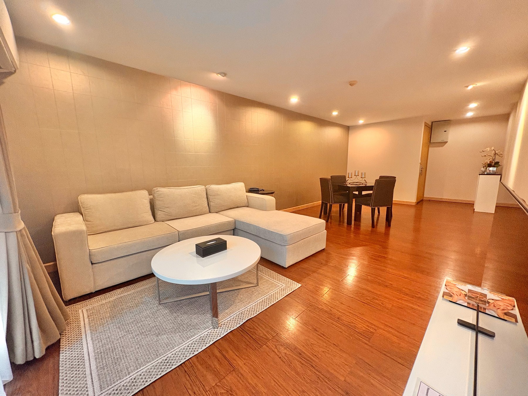 Luxury Suite